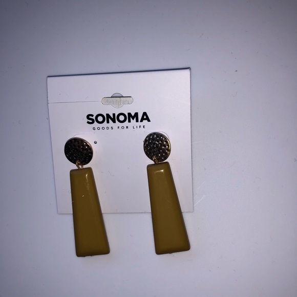 NWT Gold Drop Earrings - Picture 1 of 2